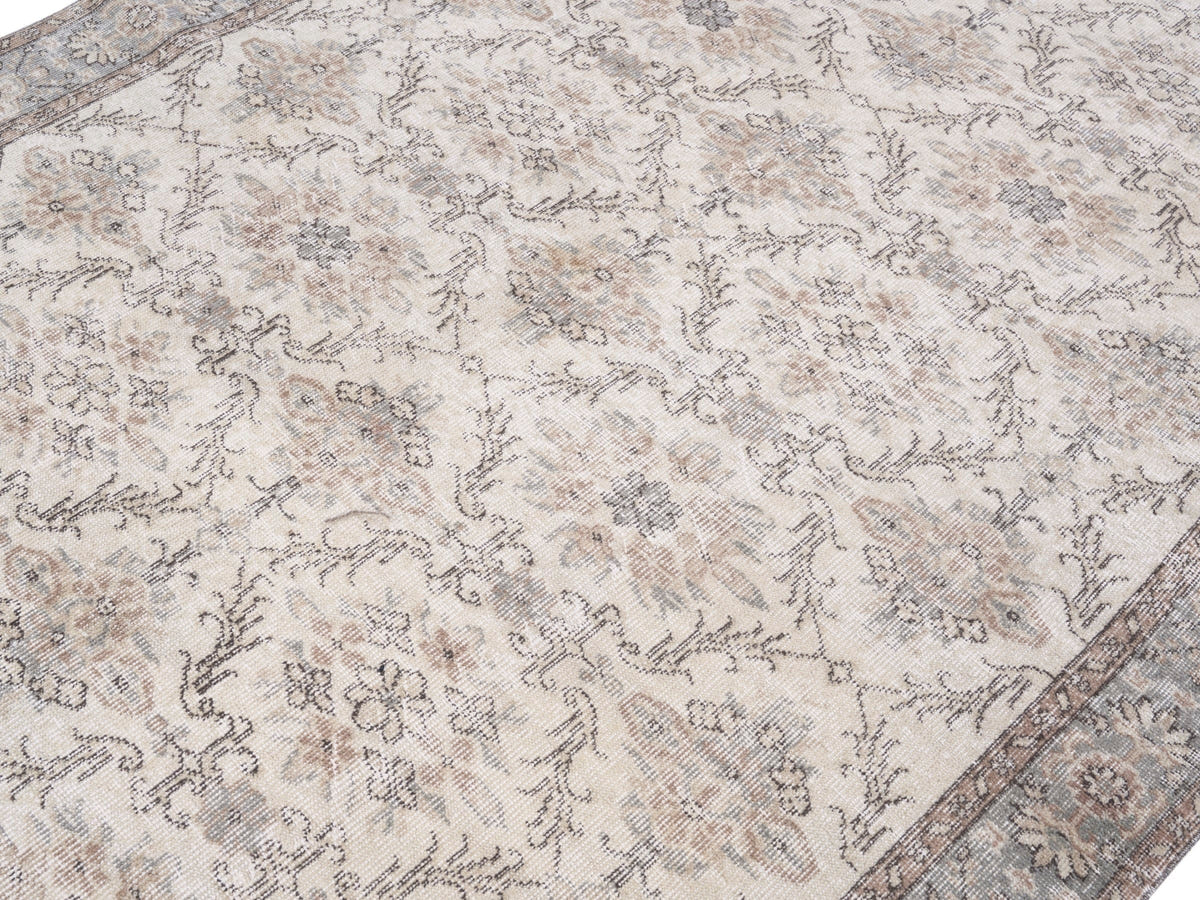 8770, Turkish Isparta Area Rug