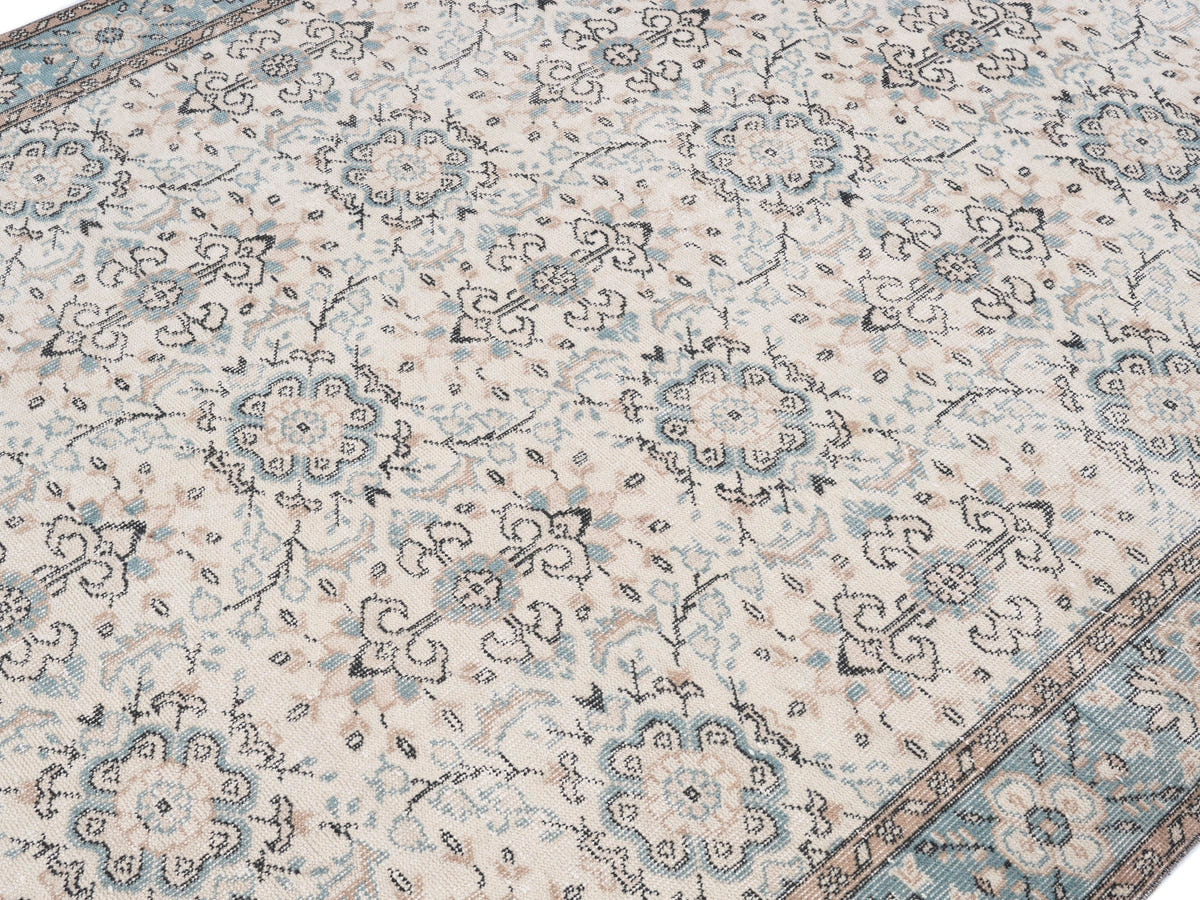 8758, Turkish Isparta Area Rug