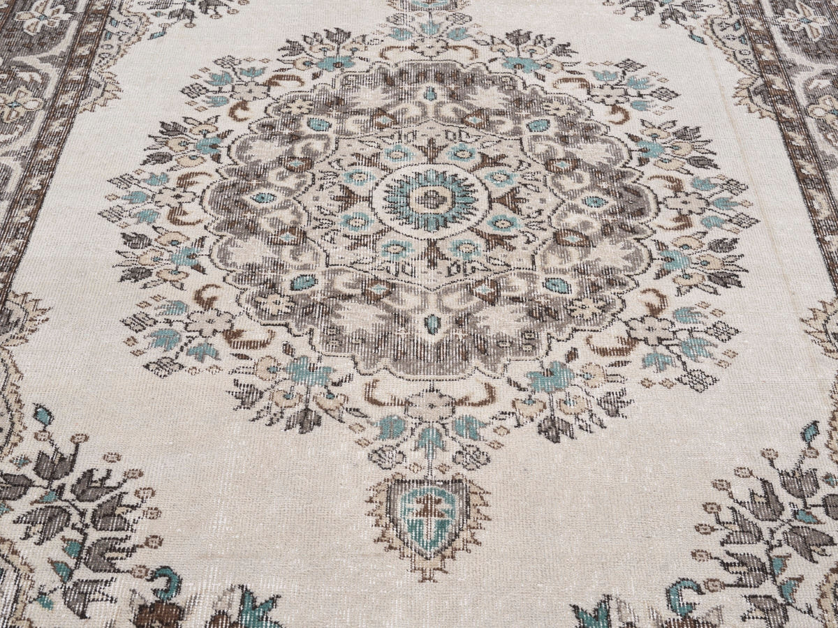 8754, Turkish Isparta Area Rug