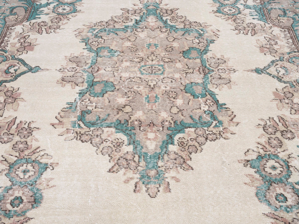 8751, Turkish Isparta Area Rug