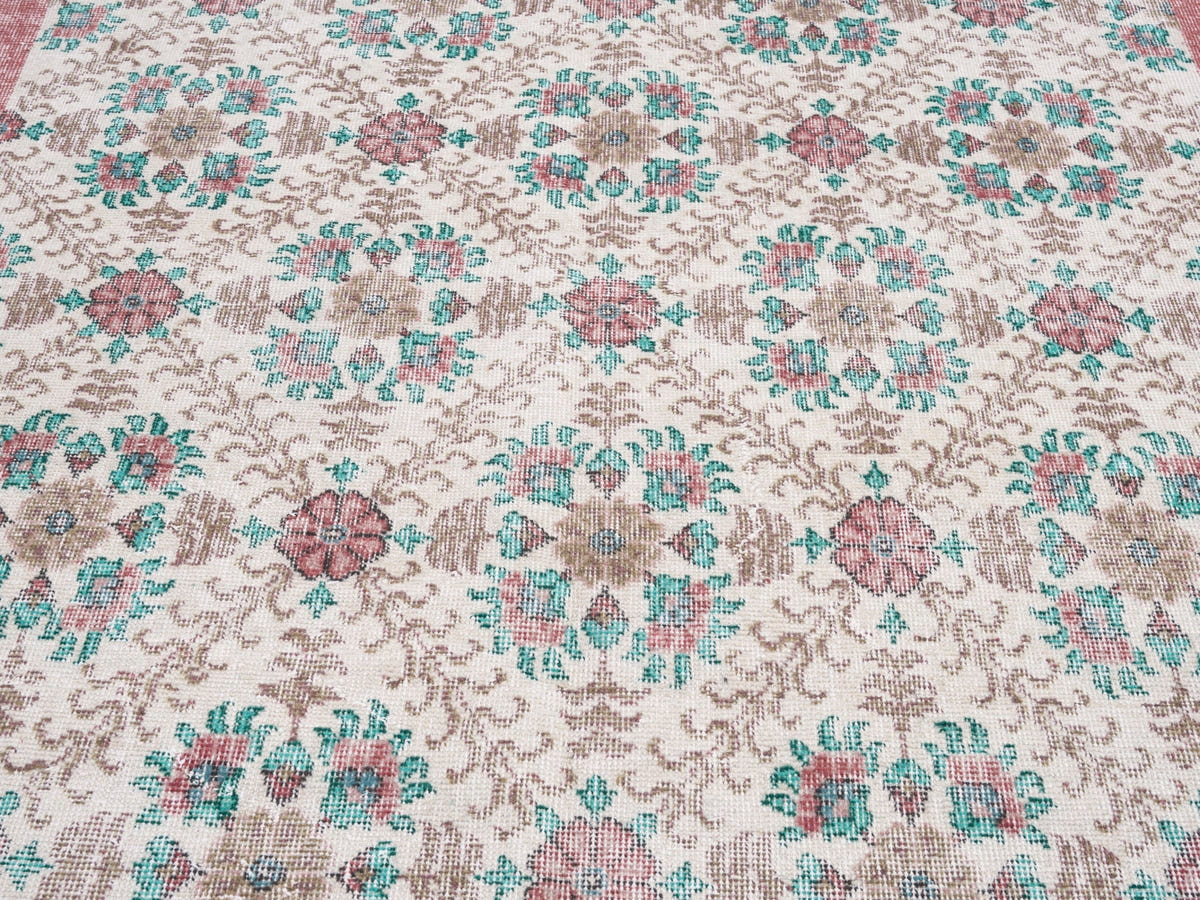 8750, Turkish Isparta Area Rug