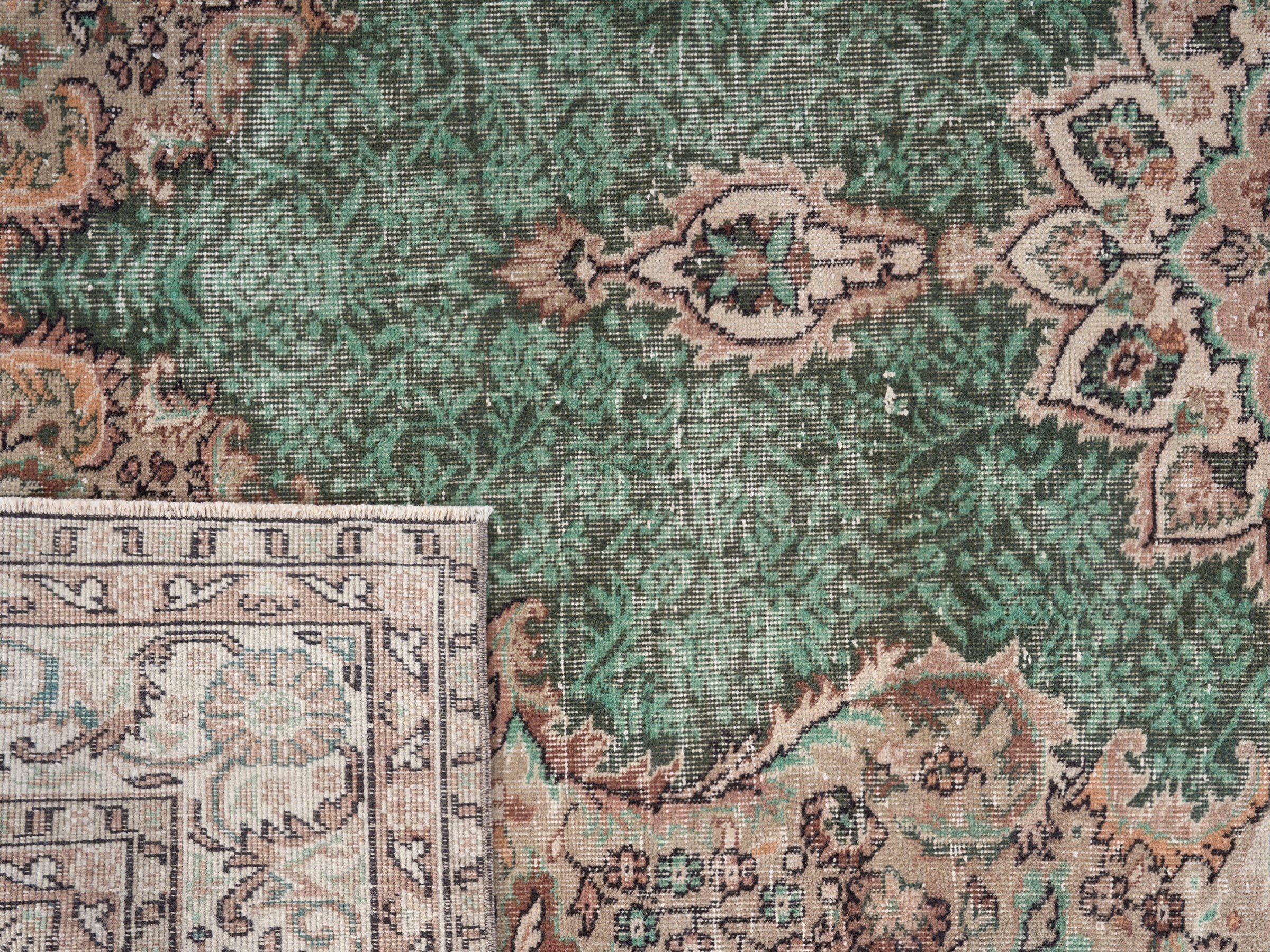 Turkish Isparta area rug in emerald and beige, view 10 of 10