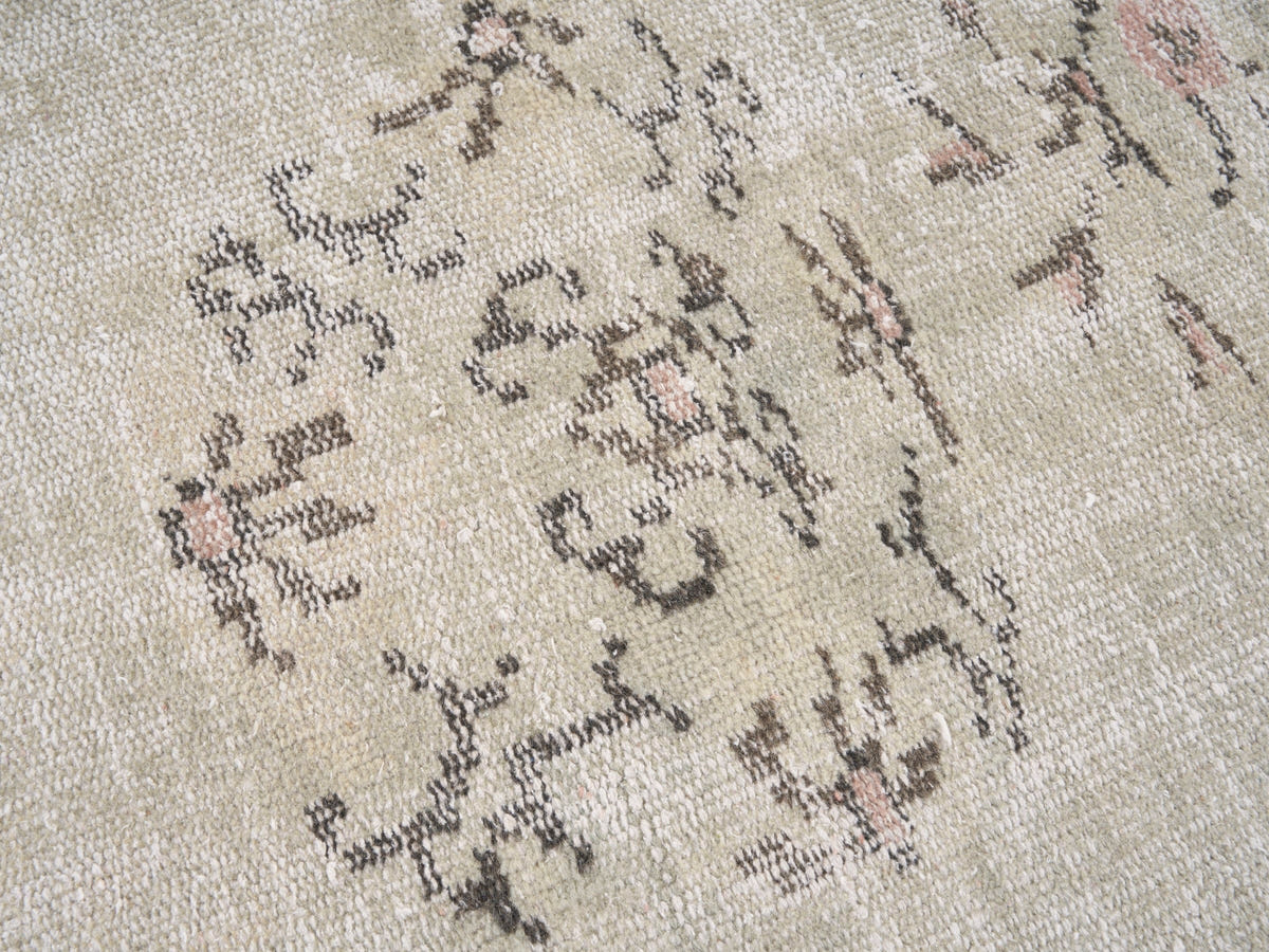 8710, Turkish Manisa Area Rug