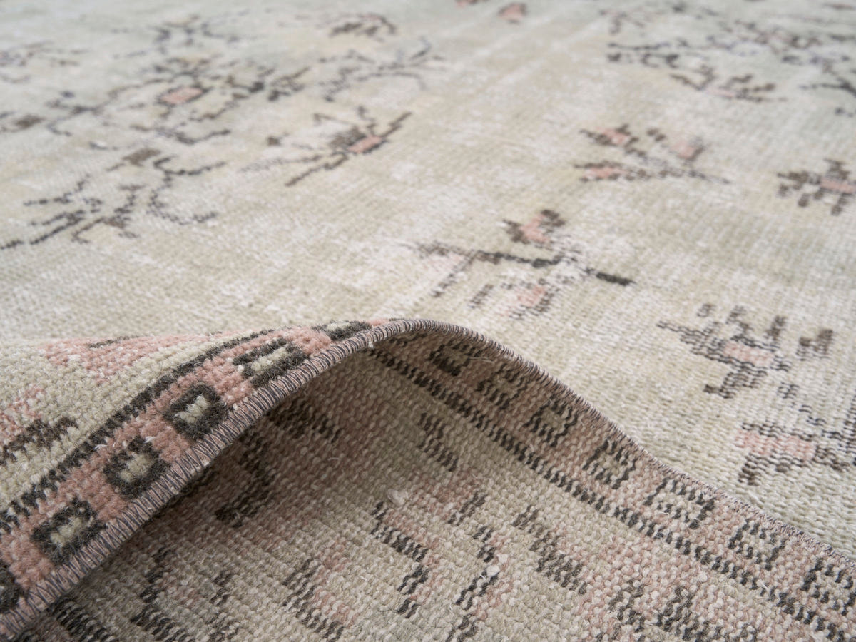 8710, Turkish Manisa Area Rug