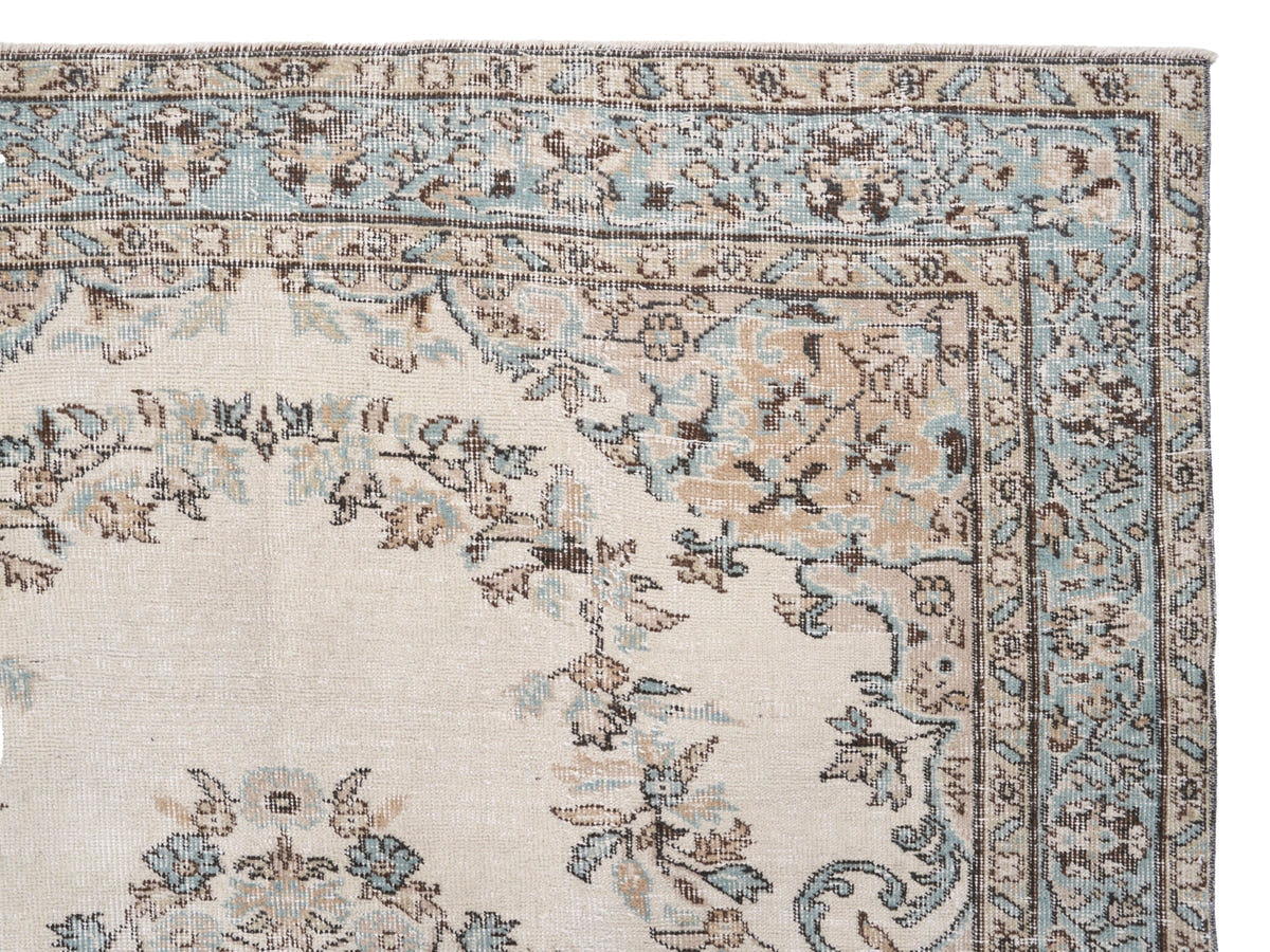 8702, Turkish Isparta Area Rug
