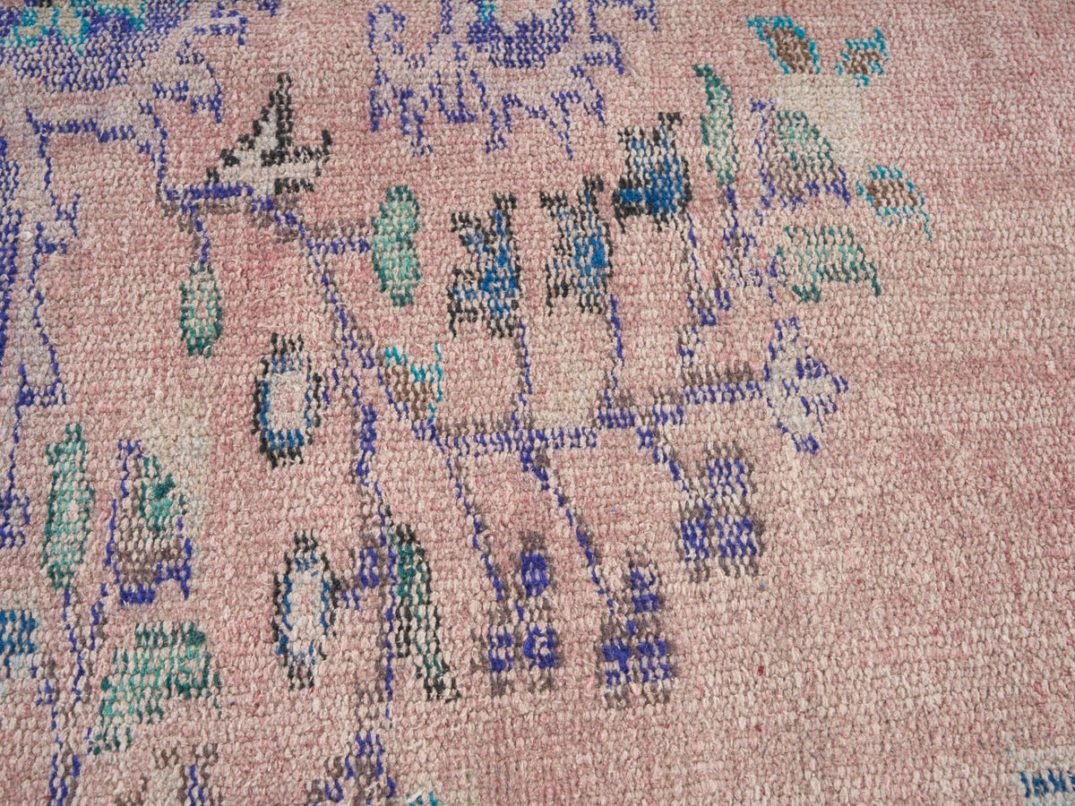 8701, Turkish Manisa Area Rug