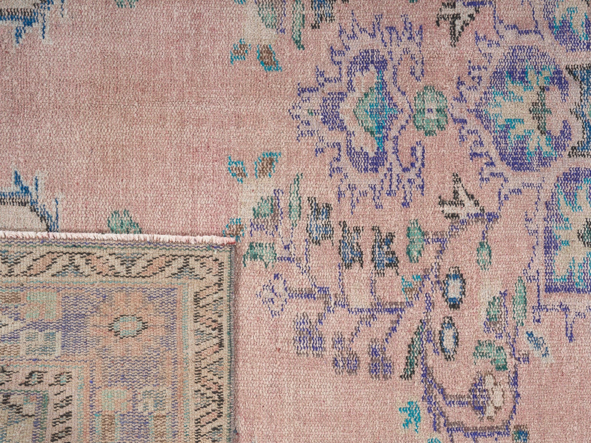 8701, Turkish Manisa Area Rug