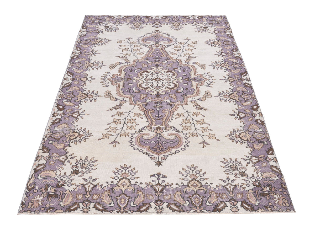 8700, Turkish Isparta Area Rug