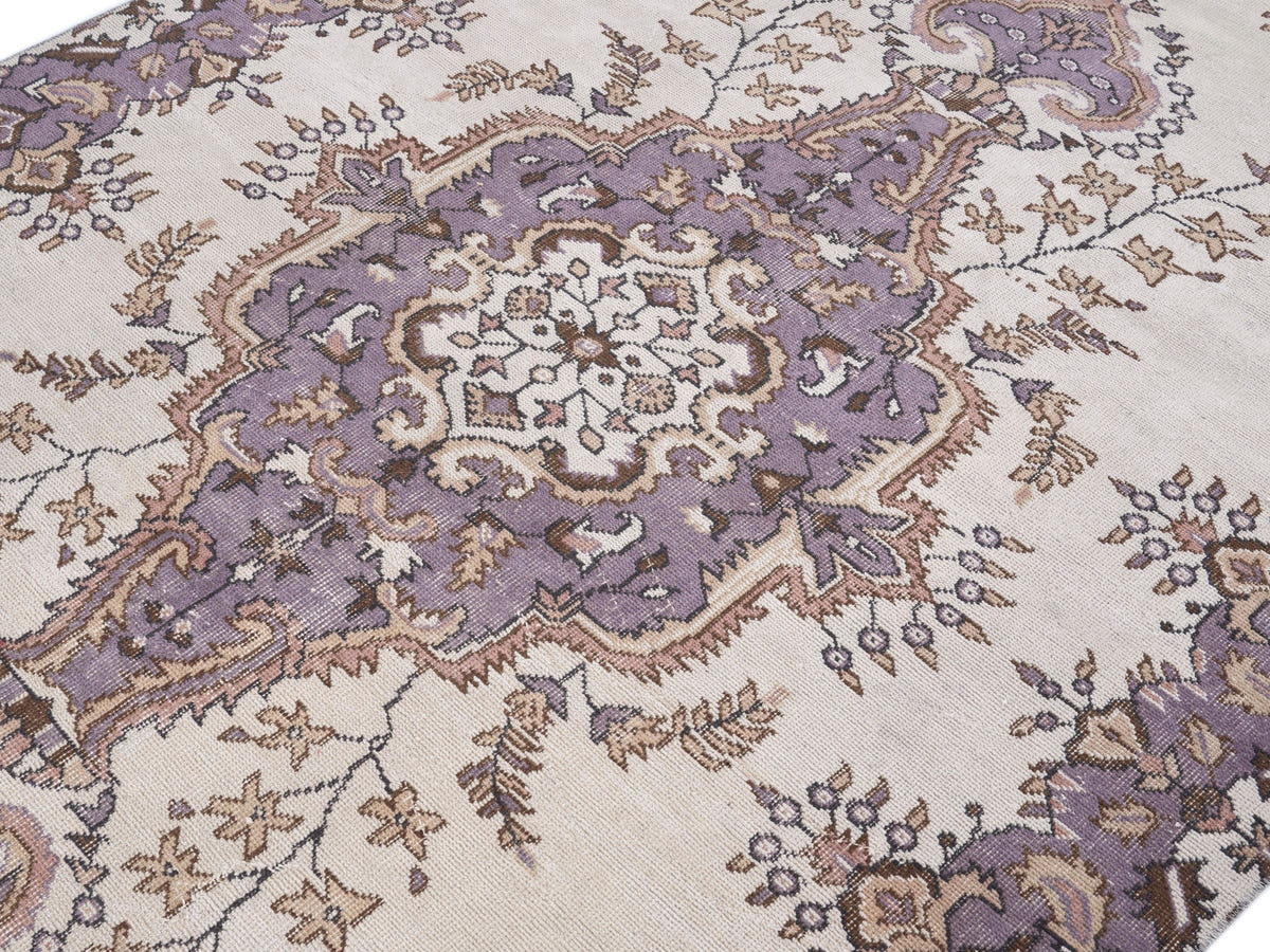 8700, Turkish Isparta Area Rug