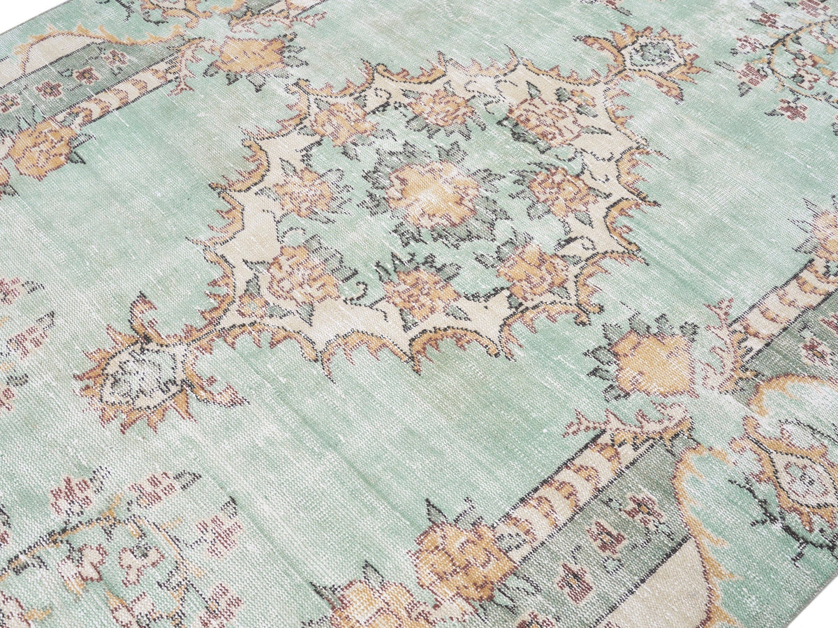 8682, Turkish Manisa Area Rug