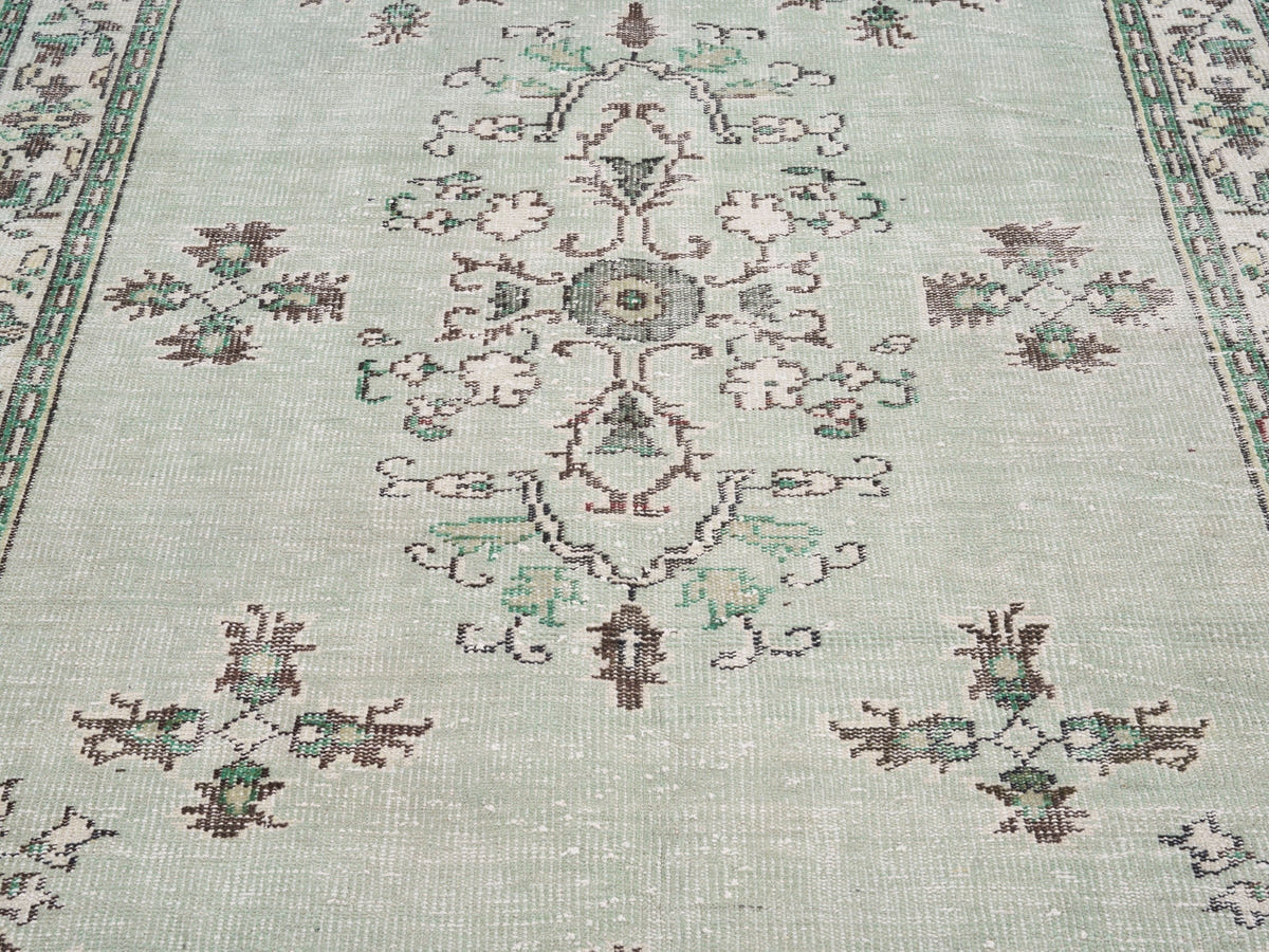 8678, Turkish Manisa Area Rug