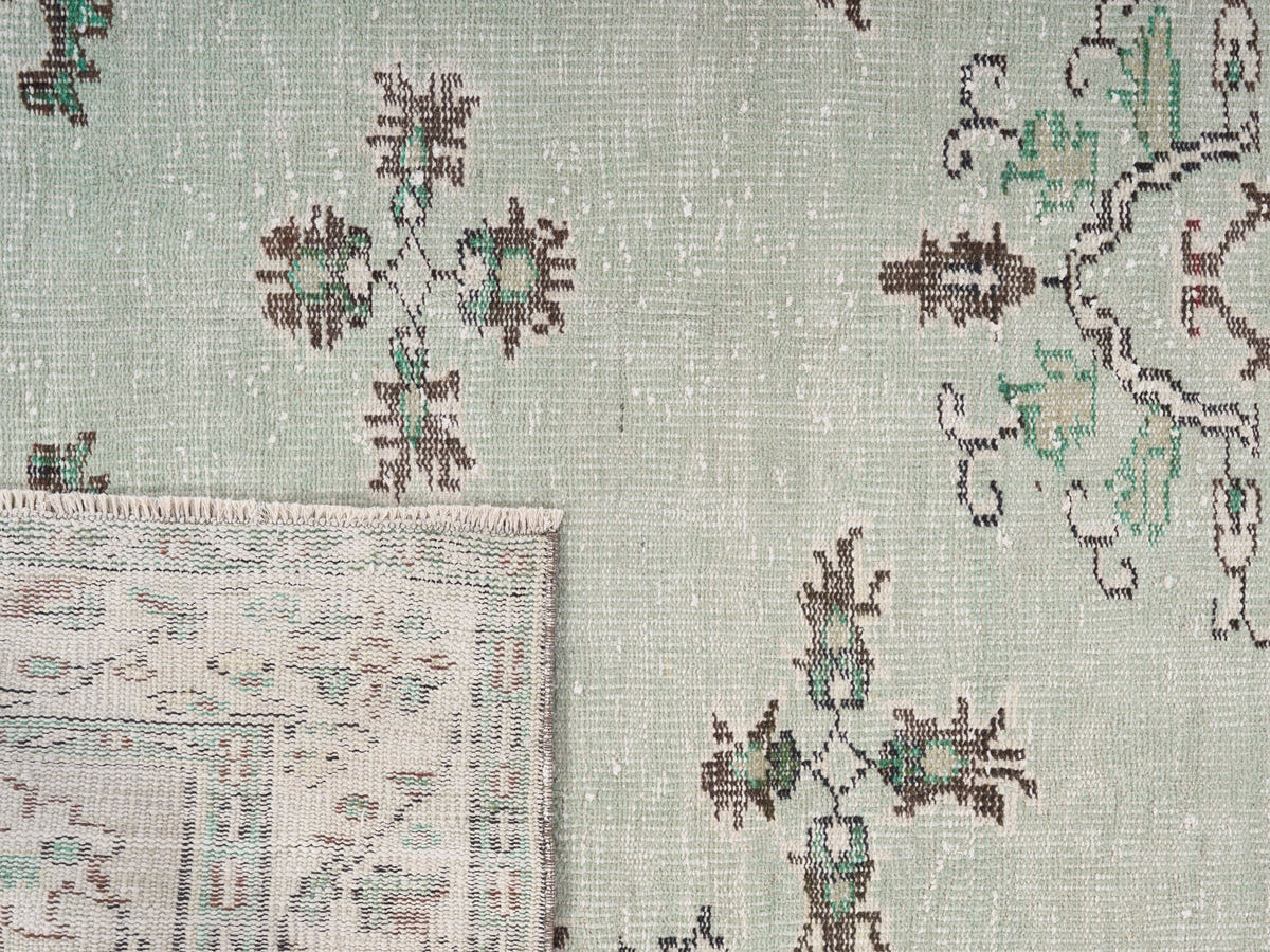 8678, Turkish Manisa Area Rug