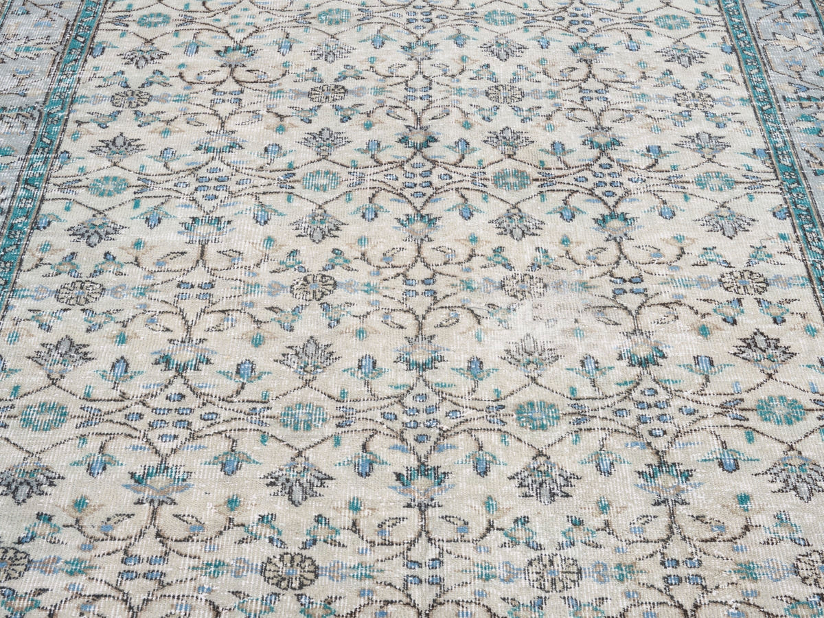 8669, Turkish Manisa Area Rug