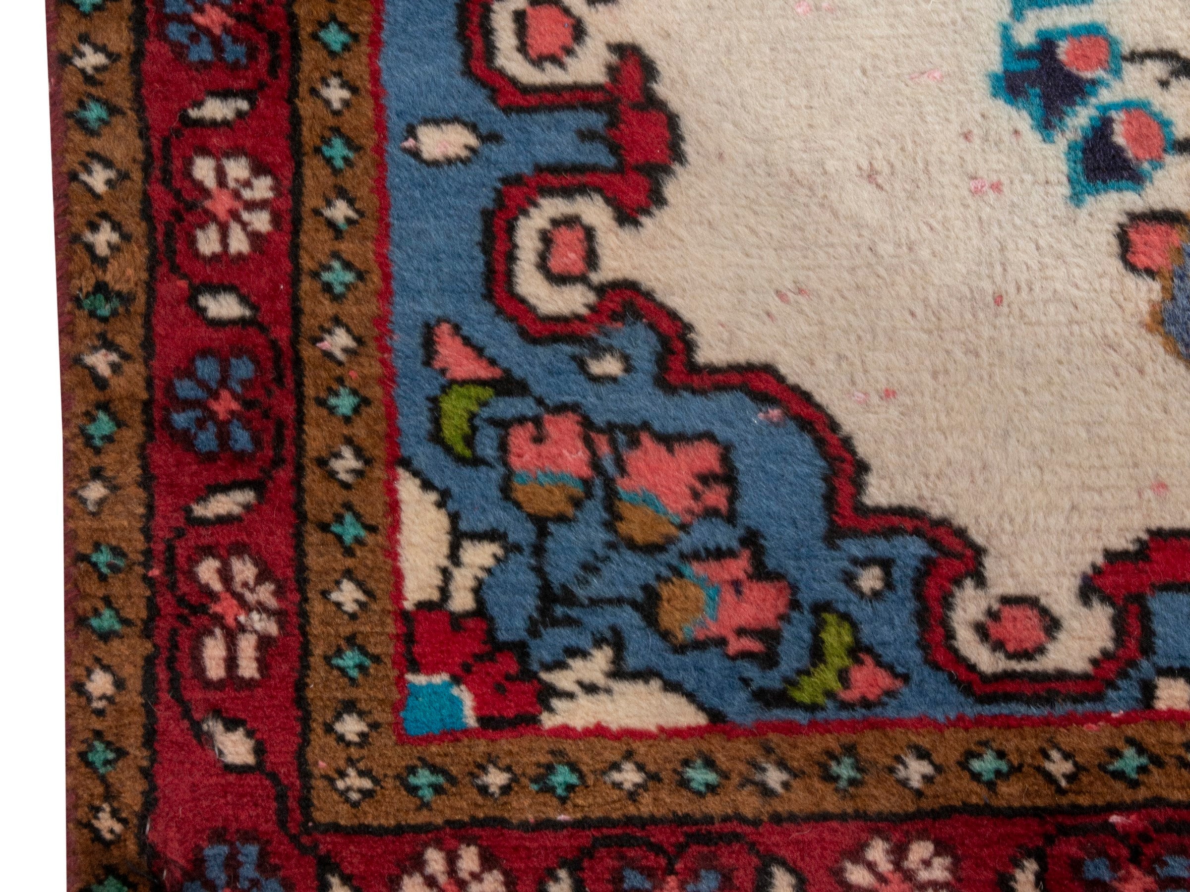 Persian Lilihan accent rug in cream and burgundy, view 4 of 7