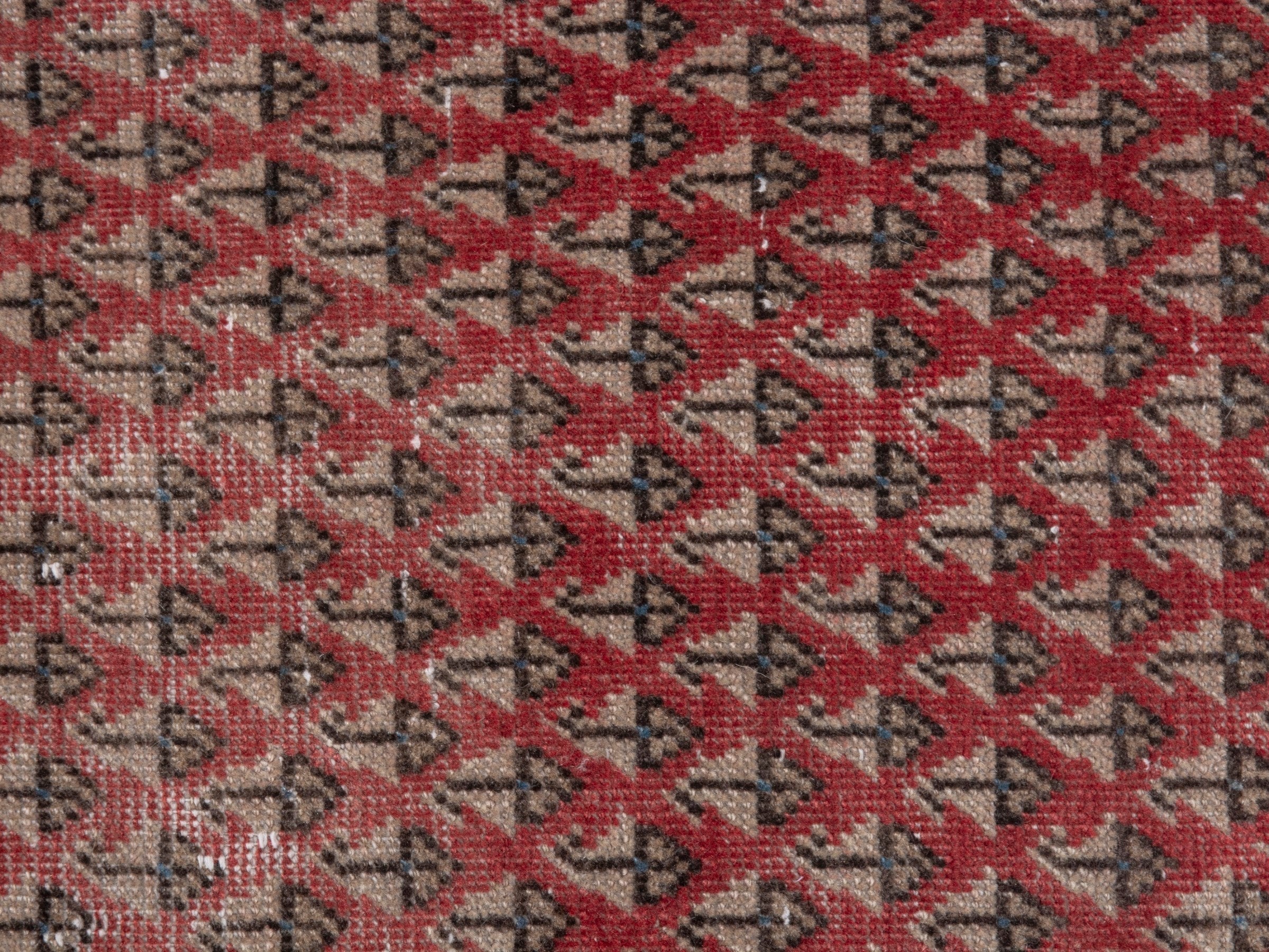 Persian Arak accent rug in rust and cream, view 6 of 7