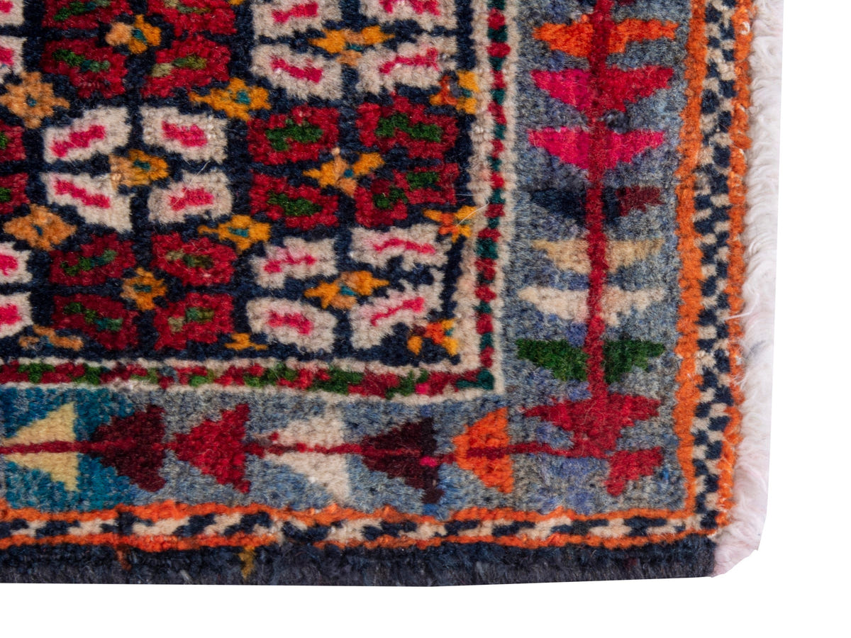 4876, Persian Shiraz Mini Rug