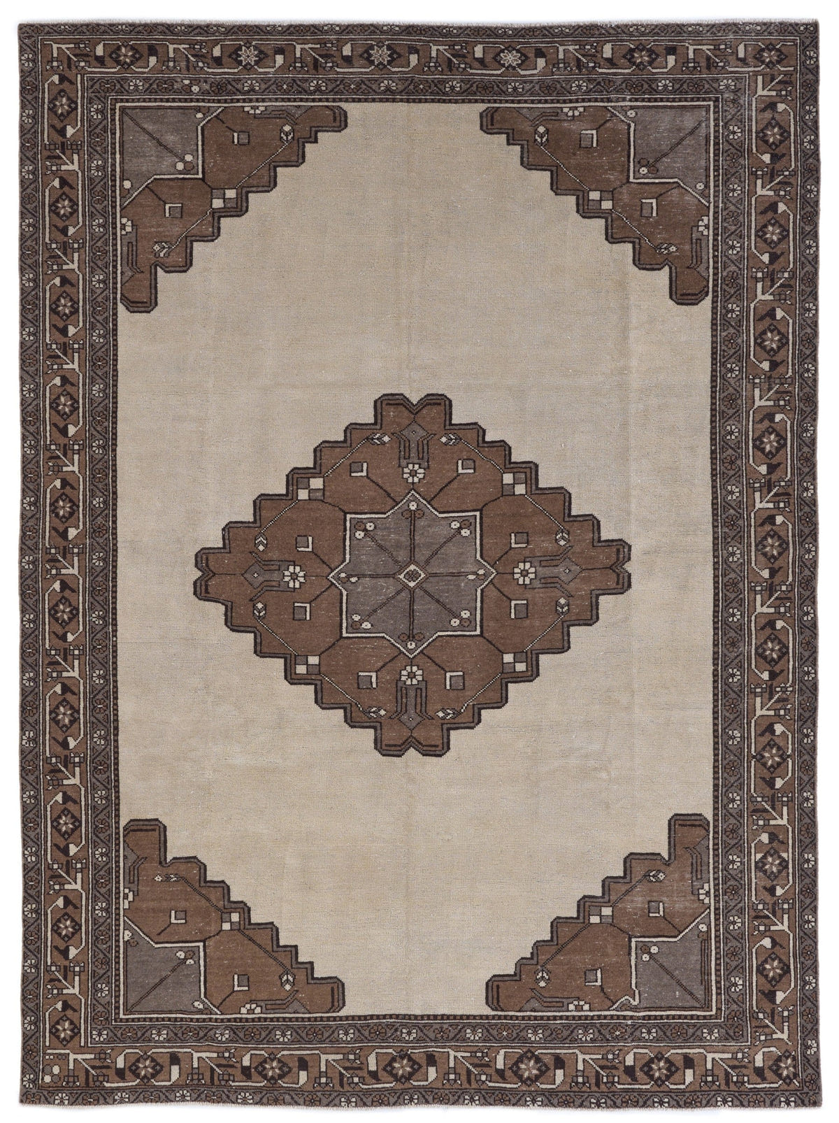 9010, Persian Ferdos Oversized Rug